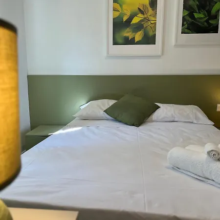 Apartmán Modern And Spacious 3 Bedroom *